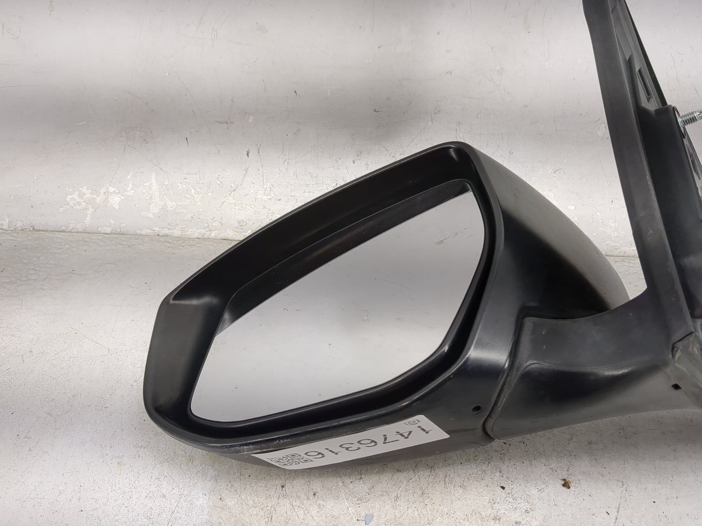 2013-2015 Nissan Sentra Driver Side View Mirror - Left Door Mirror OEM Used - Oemusedautoparts1.com