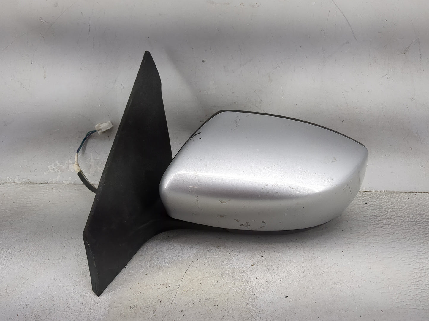 2013-2015 Nissan Sentra Driver Side View Mirror - Left Door Mirror OEM Used - Oemusedautoparts1.com