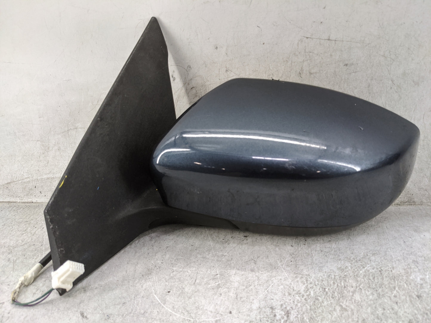 2013-2015 Nissan Sentra Driver Side View Mirror - Left Door Mirror OEM Used - Oemusedautoparts1.com
