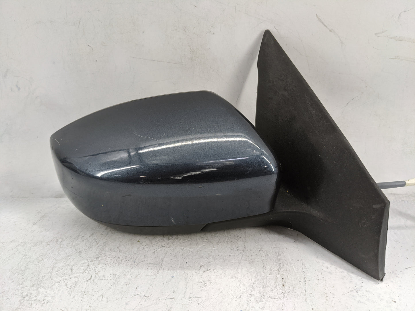 2013-2015 Nissan Sentra Passenger Side View Mirror - Right Door Mirror OEM Used - Oemusedautoparts1.com