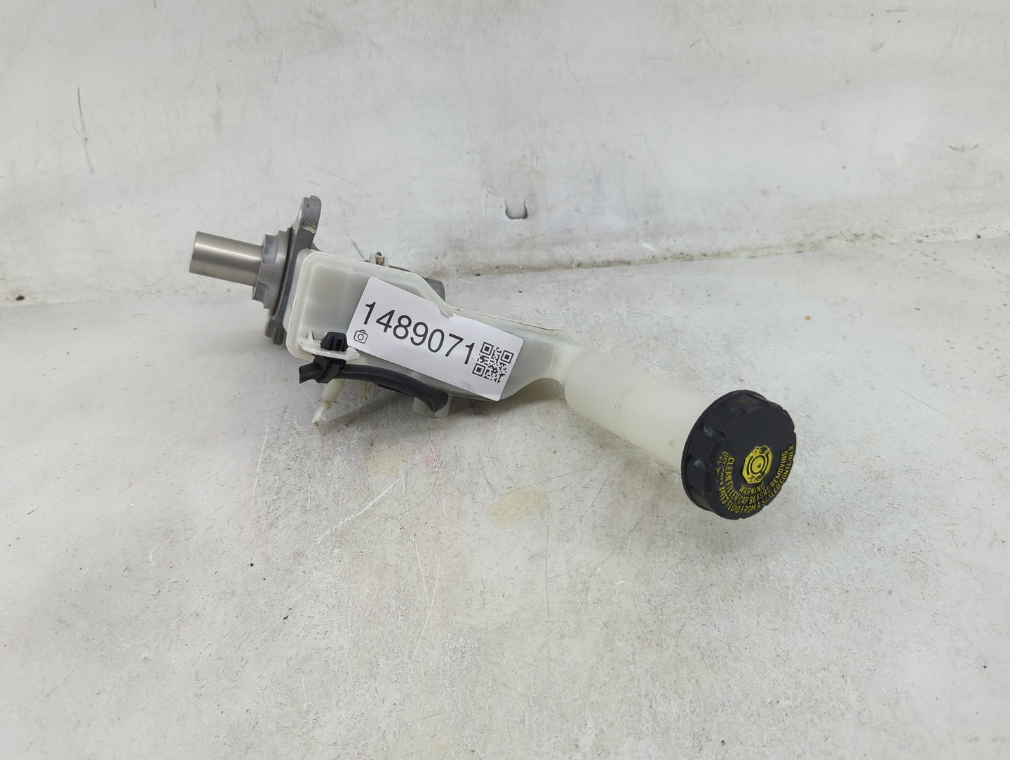 2013-2019 Nissan Sentra Brake Master Cylinder 1489071 - Oemusedautoparts1.com