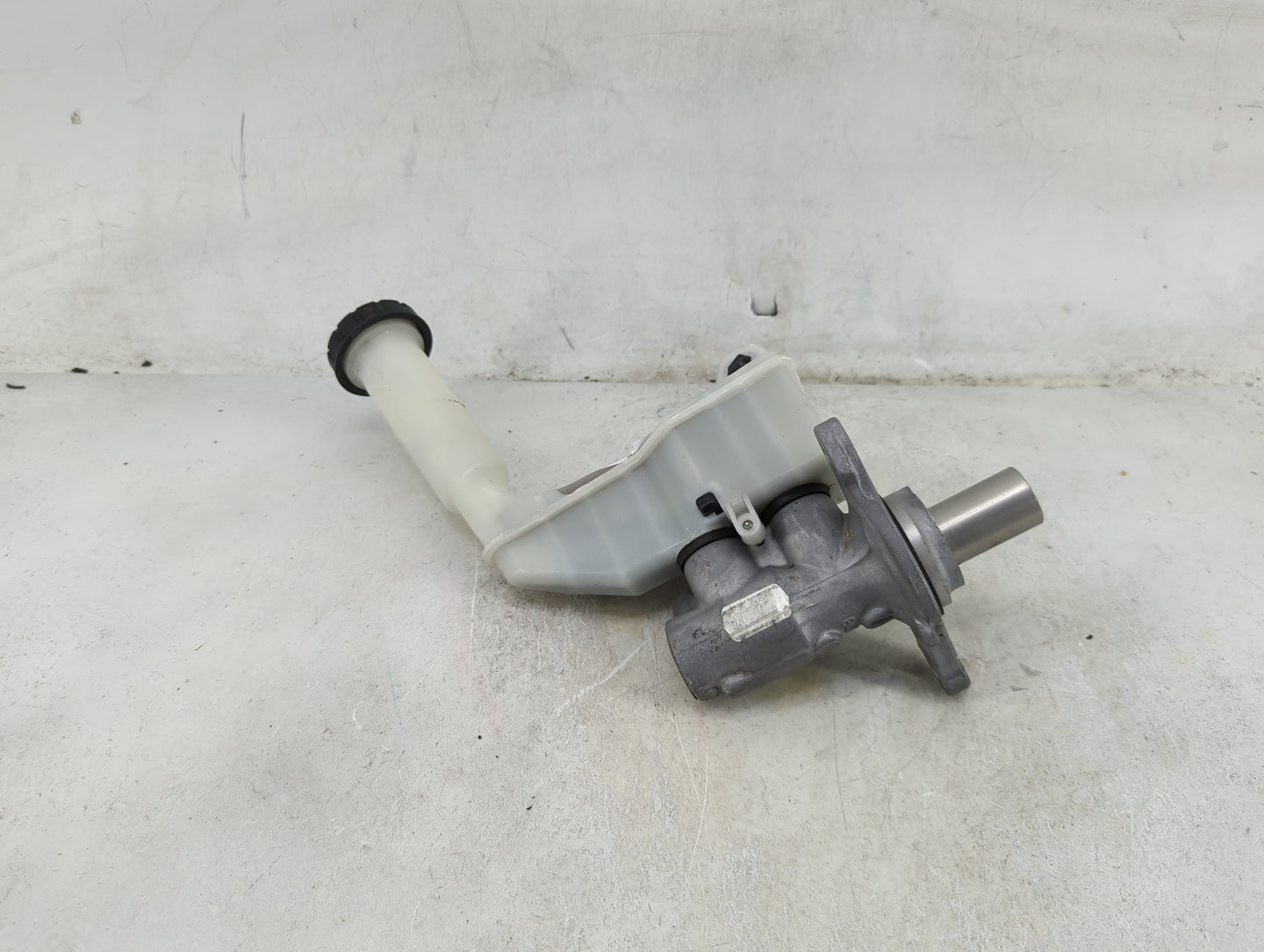 2013-2019 Nissan Sentra Brake Master Cylinder 1489071 - Oemusedautoparts1.com
