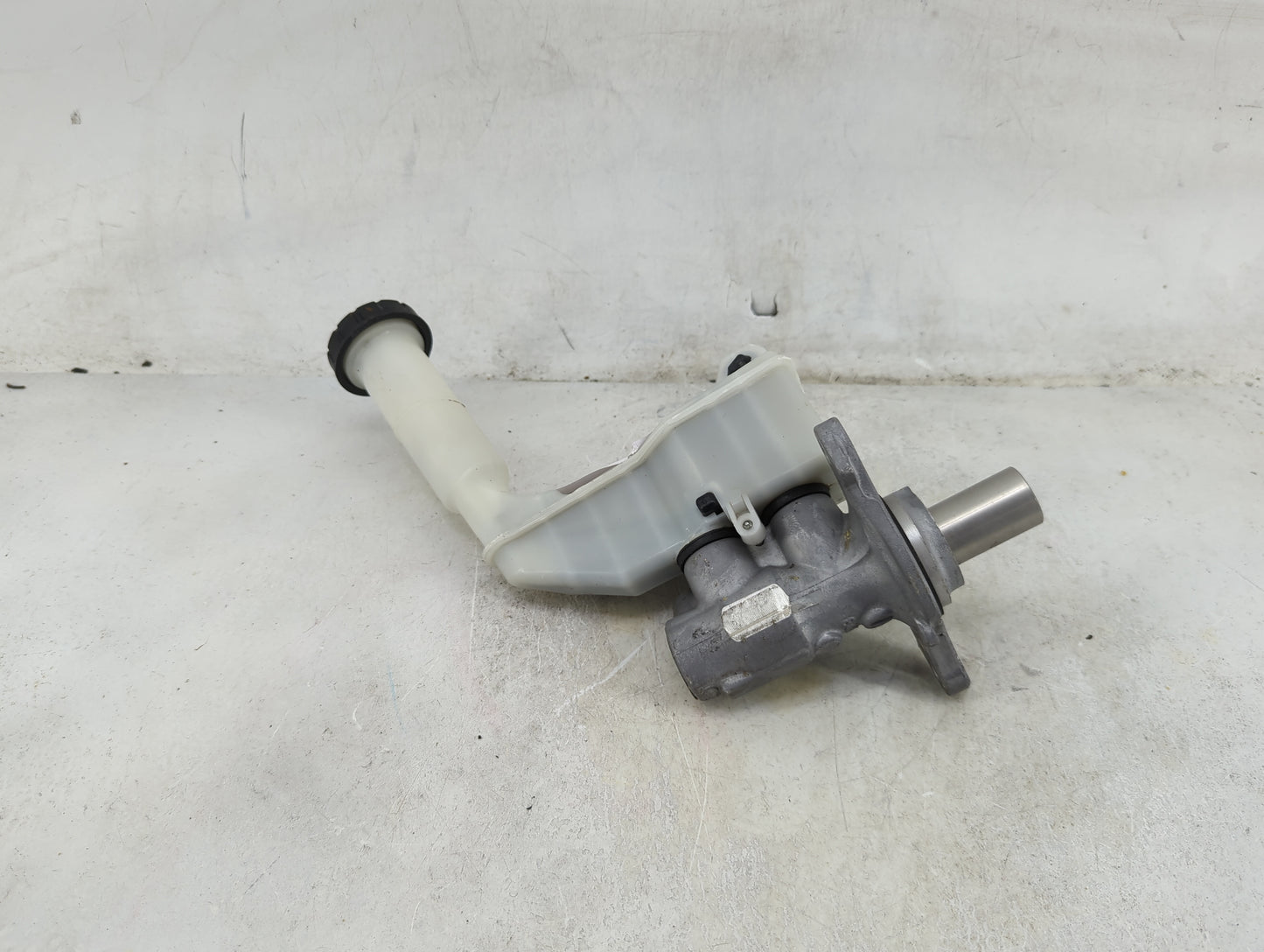 2013-2019 Nissan Sentra Brake Master Cylinder 1489071 - Oemusedautoparts1.com