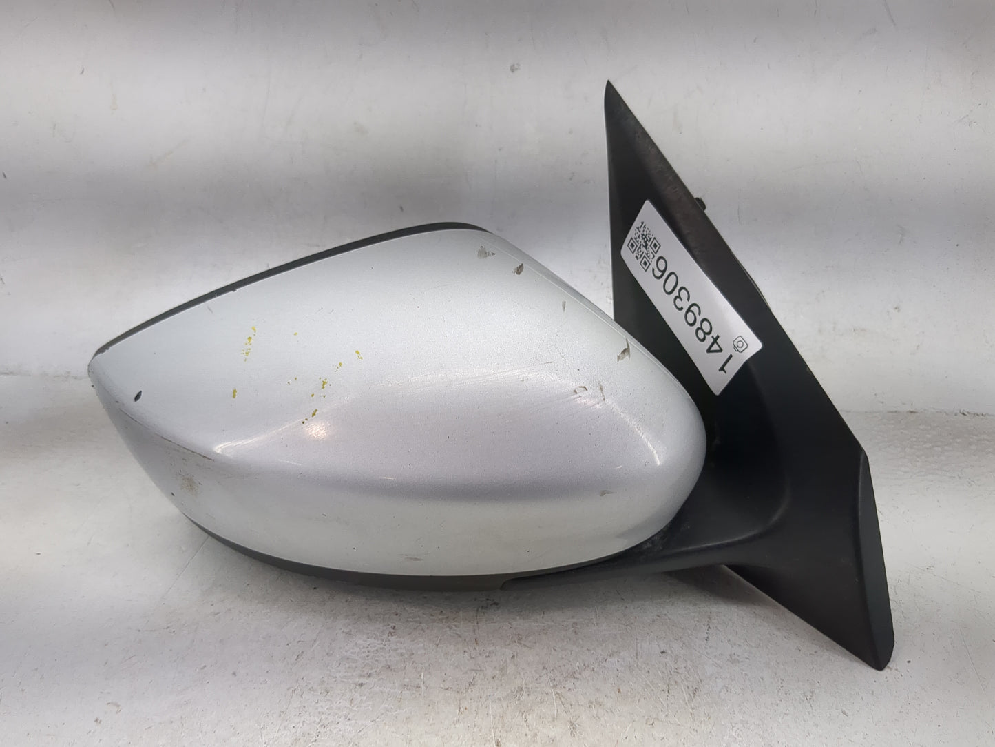 2013-2015 Nissan Sentra Passenger Side View Mirror - Right Door Mirror OEM Used - Oemusedautoparts1.com