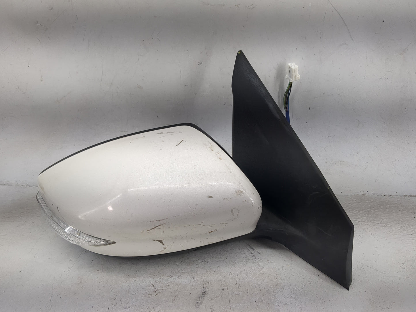 2015 Nissan Sentra Passenger Side View Mirror - Right Door Mirror OEM Used - Oemusedautoparts1.com