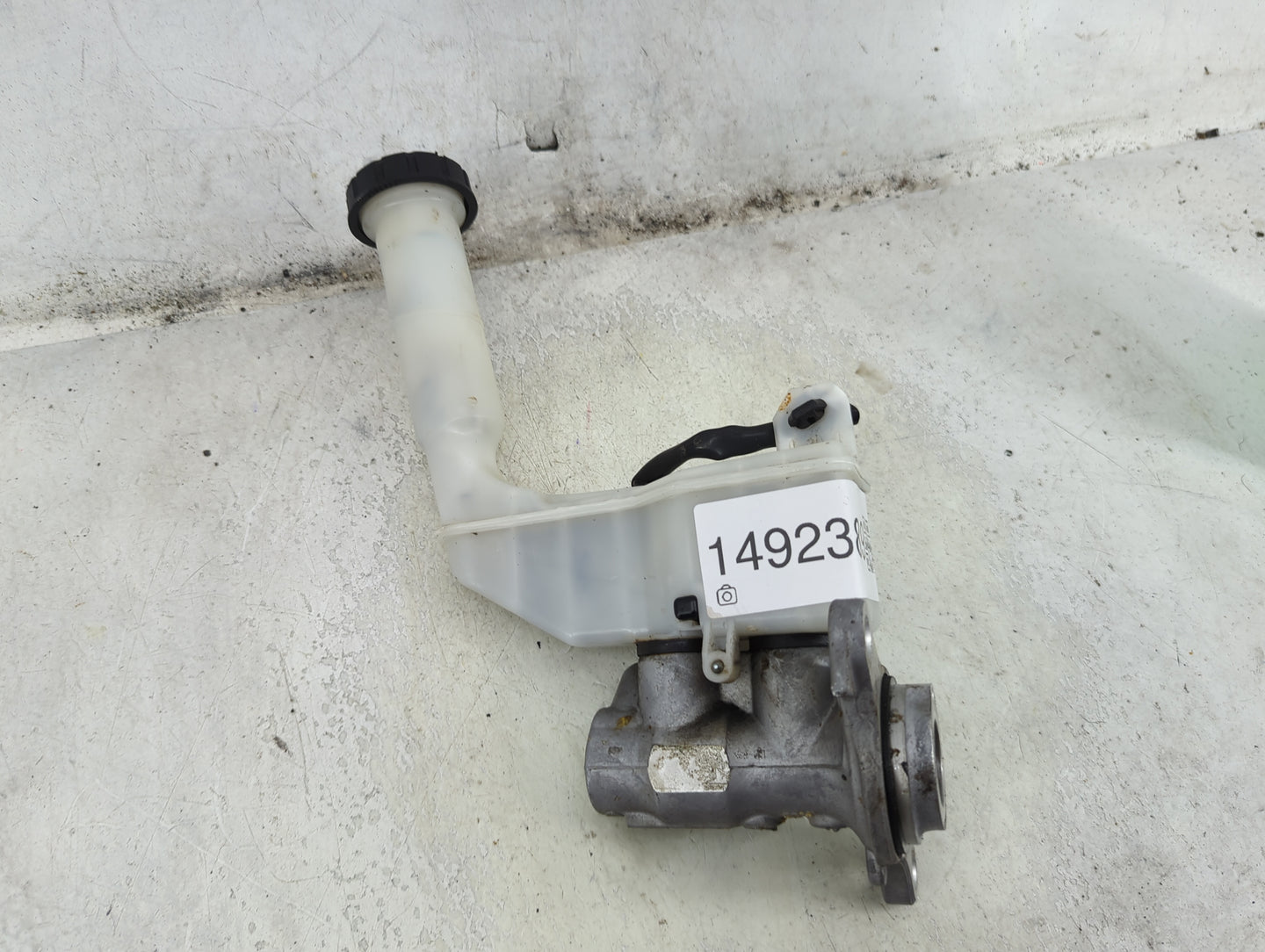 2013-2019 Nissan Sentra Brake Master Cylinder 1492389 - Oemusedautoparts1.com