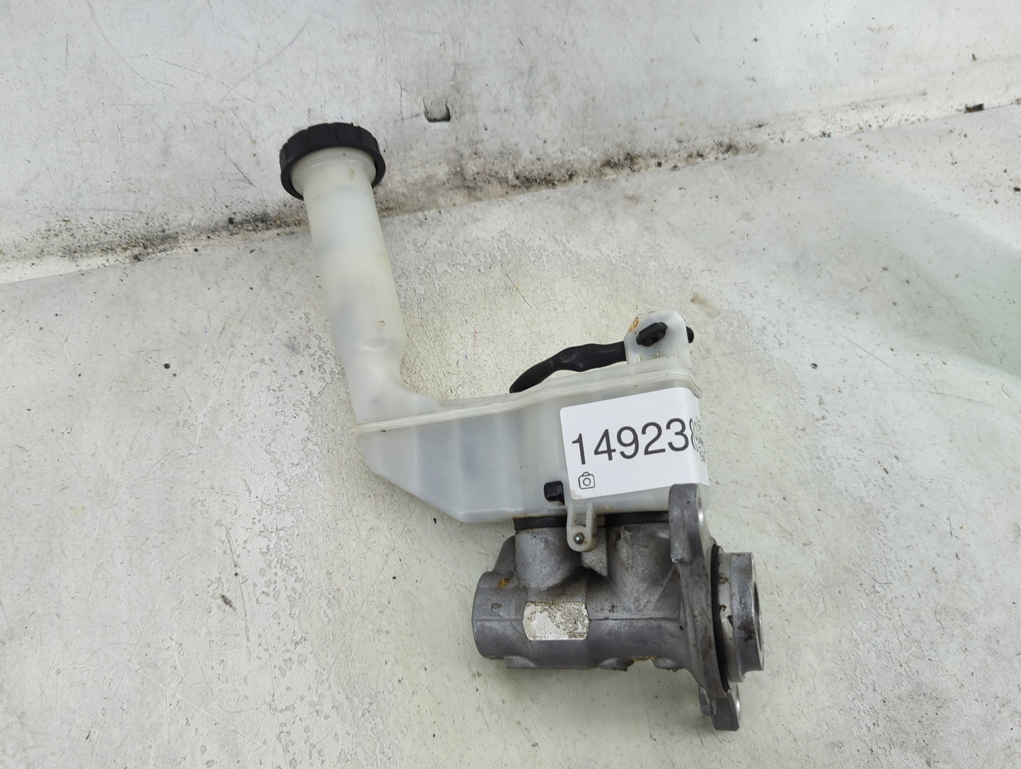 2013-2019 Nissan Sentra Brake Master Cylinder 1492389 - Oemusedautoparts1.com