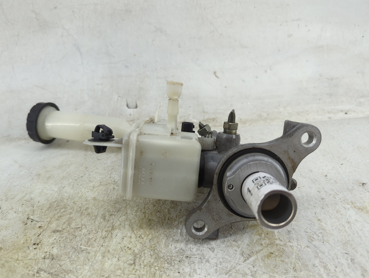 2013-2019 Nissan Sentra Brake Master Cylinder 1496761 - Oemusedautoparts1.com
