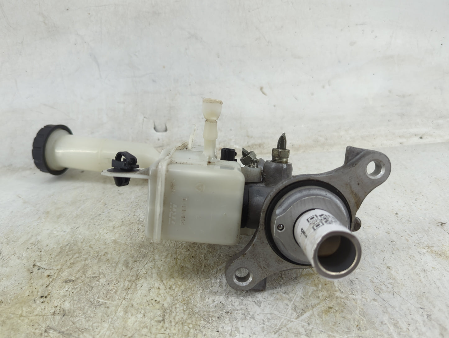 2013-2019 Nissan Sentra Brake Master Cylinder 1496761 - Oemusedautoparts1.com