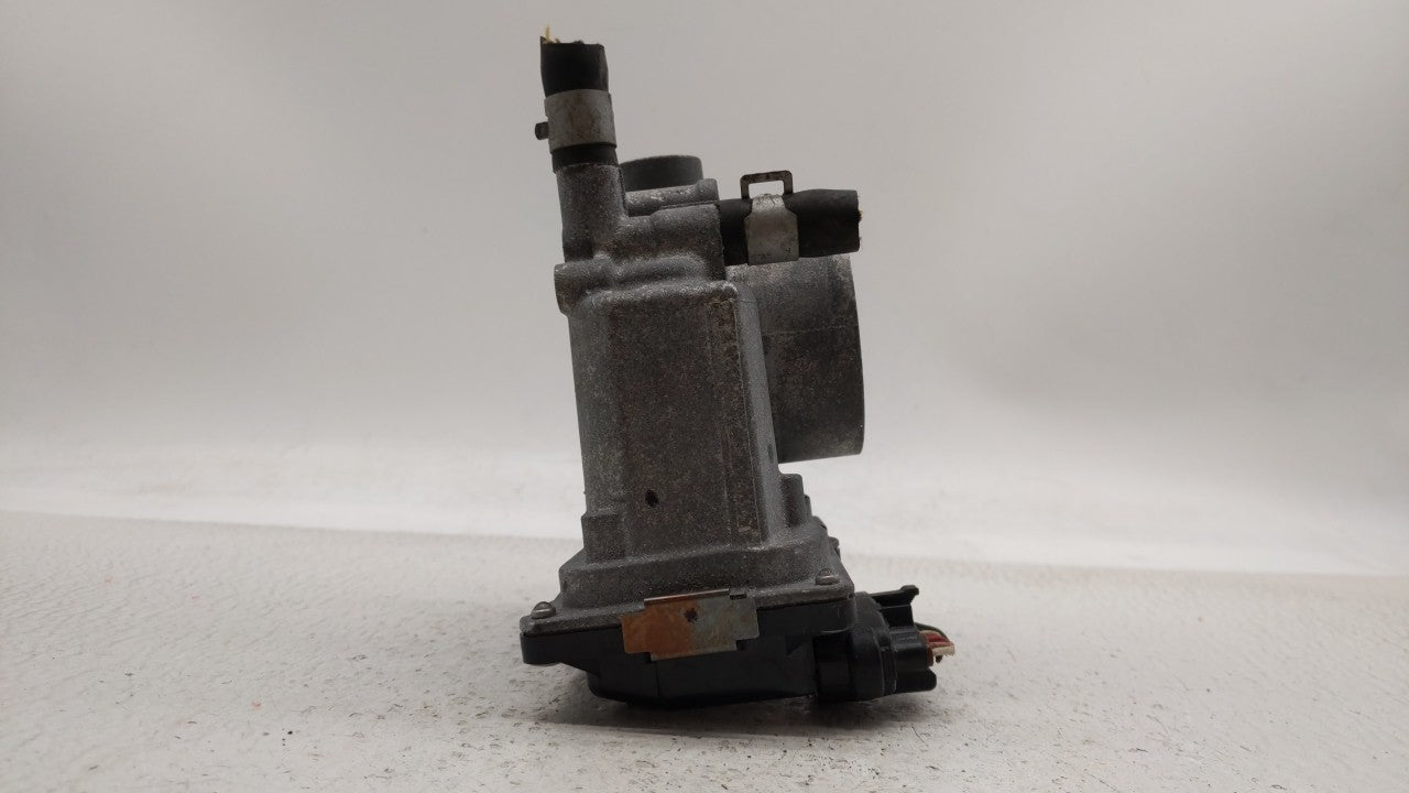 2013-2019 Nissan Sentra Throttle Body P/N:3RA60-01 C 3RA60-01 E, 3RA60-01 D Fits Fits 2013 2014 2015 2016 2017 2018 2019 OEM
