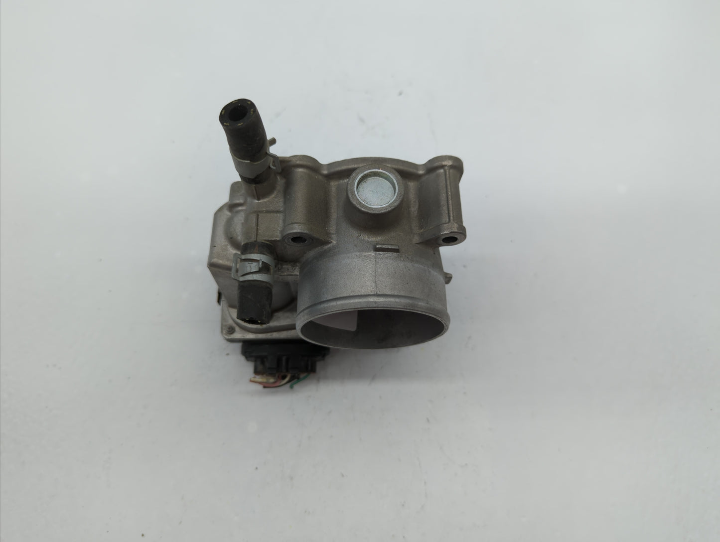 2013-2019 Nissan Sentra Throttle Body P/N:3RA60-01 C 3RA60-01 E, 3RA60-01 D Fits Fits 2013 2014 2015 2016 2017 2018 2019 OEM