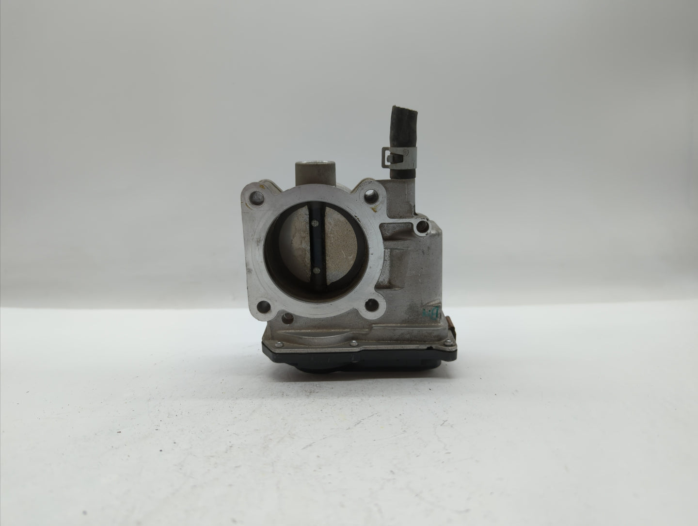 2013-2019 Nissan Sentra Throttle Body P/N:3RA60-01 C 3RA60-01 E, 3RA60-01 D Fits Fits 2013 2014 2015 2016 2017 2018 2019 OEM