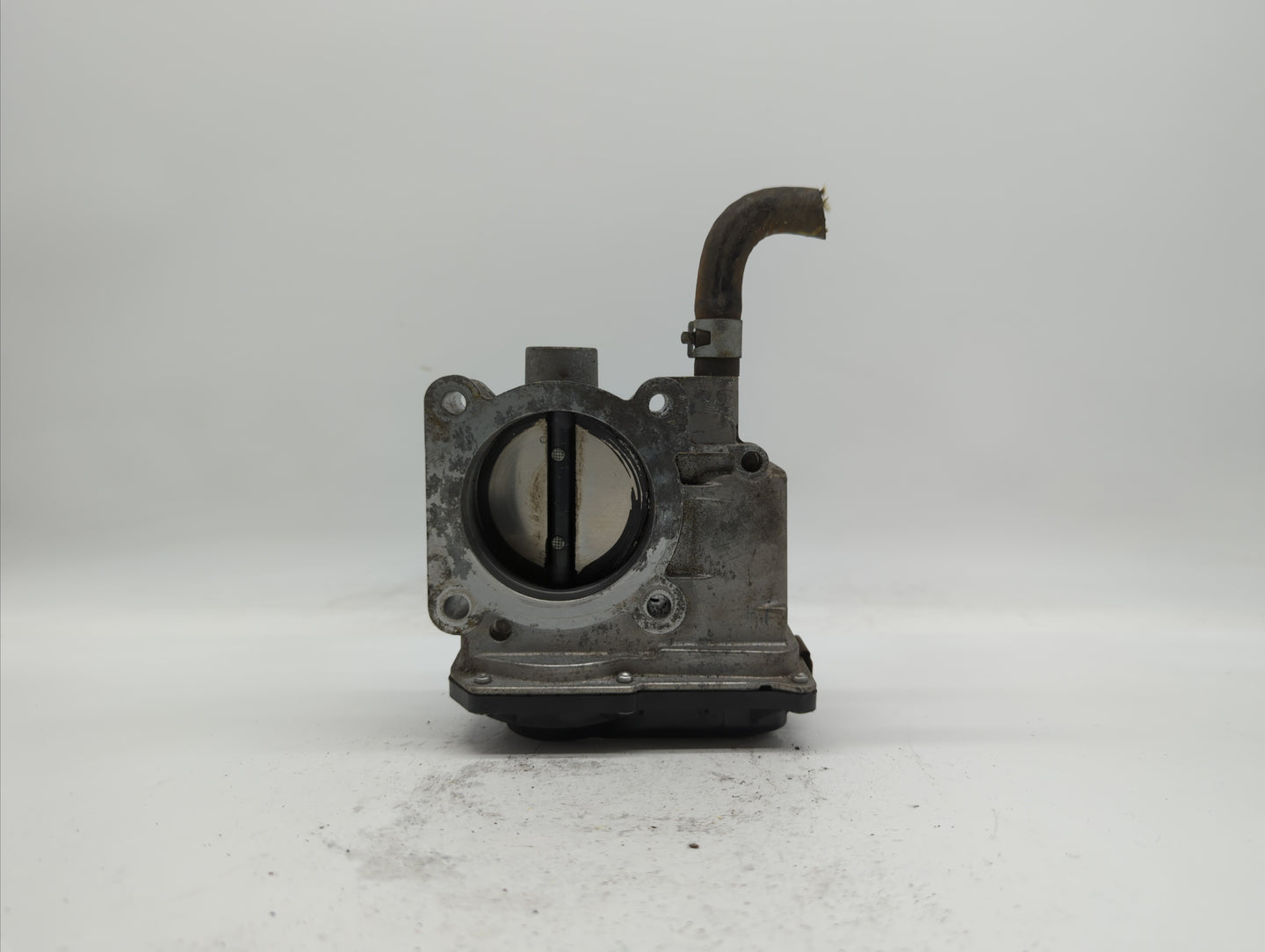 2013-2019 Nissan Sentra Throttle Body P/N:3RA60-01 C 3RA60-01 E, 3RA60-01 D Fits Fits 2013 2014 2015 2016 2017 2018 2019 OEM