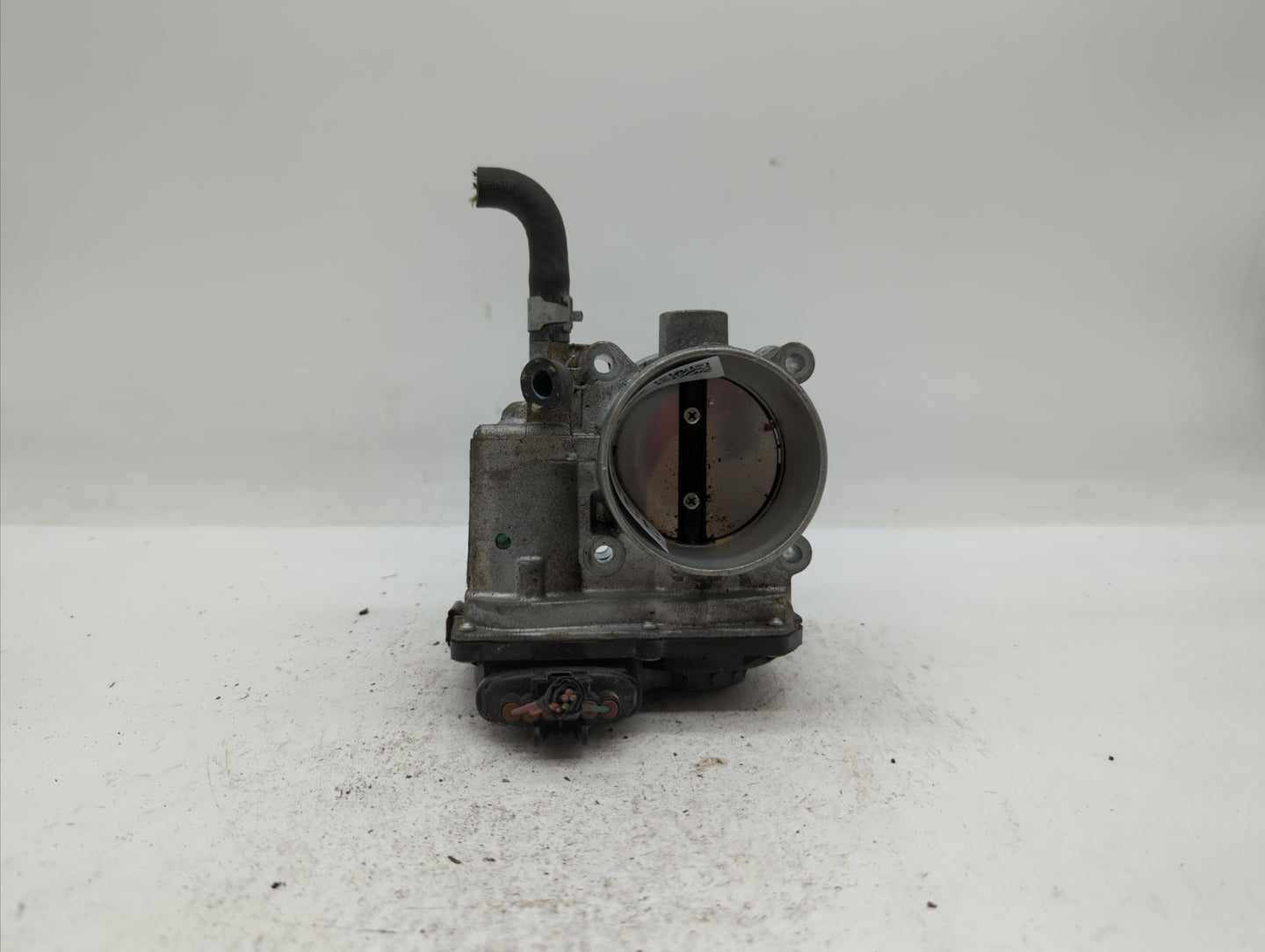 2013-2019 Nissan Sentra Throttle Body P/N:3RA60-01 C 3RA60-01 E, 3RA60-01 D Fits Fits 2013 2014 2015 2016 2017 2018 2019 OEM