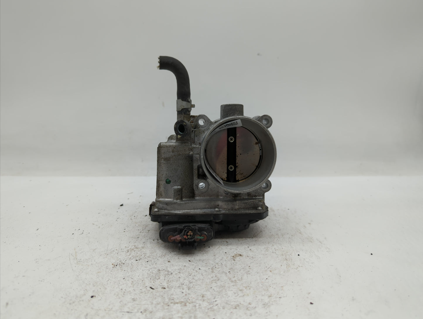 2013-2019 Nissan Sentra Throttle Body P/N:3RA60-01 C 3RA60-01 E, 3RA60-01 D Fits Fits 2013 2014 2015 2016 2017 2018 2019 OEM