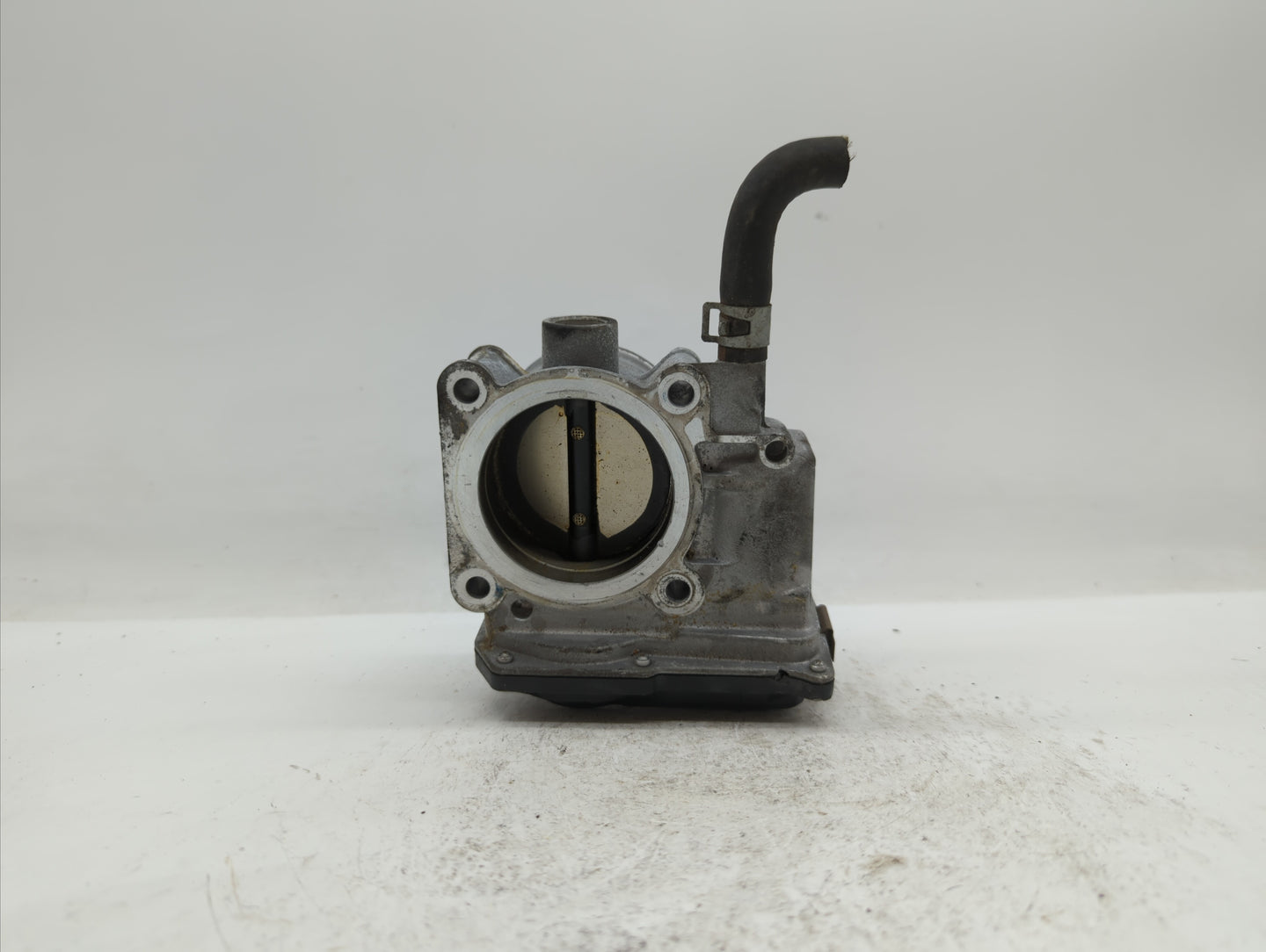 2013-2019 Nissan Sentra Throttle Body P/N:3RA60-01 C 3RA60-01 E, 3RA60-01 D Fits Fits 2013 2014 2015 2016 2017 2018 2019 OEM