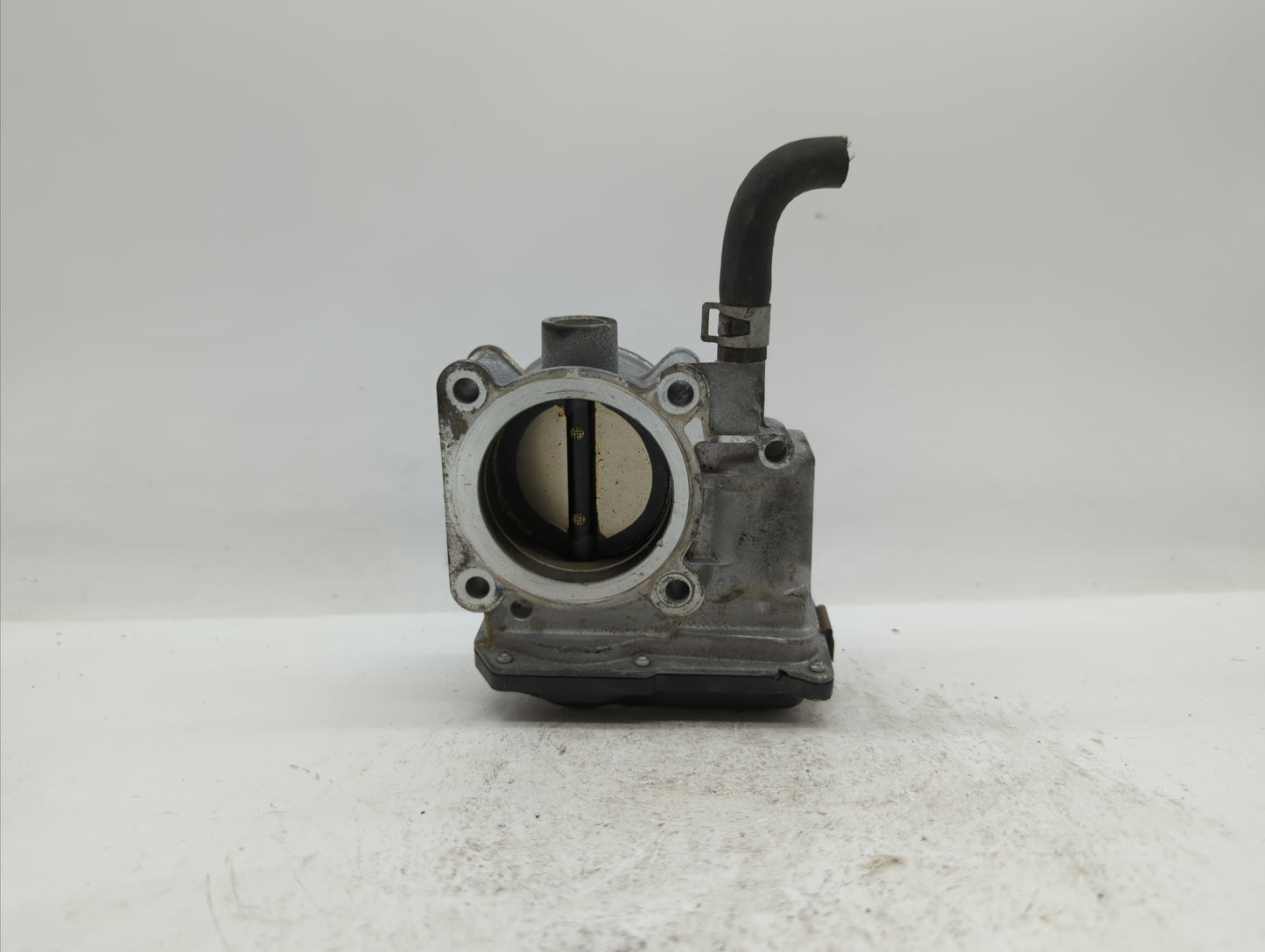 2013-2019 Nissan Sentra Throttle Body P/N:3RA60-01 C 3RA60-01 E, 3RA60-01 D Fits Fits 2013 2014 2015 2016 2017 2018 2019 OEM