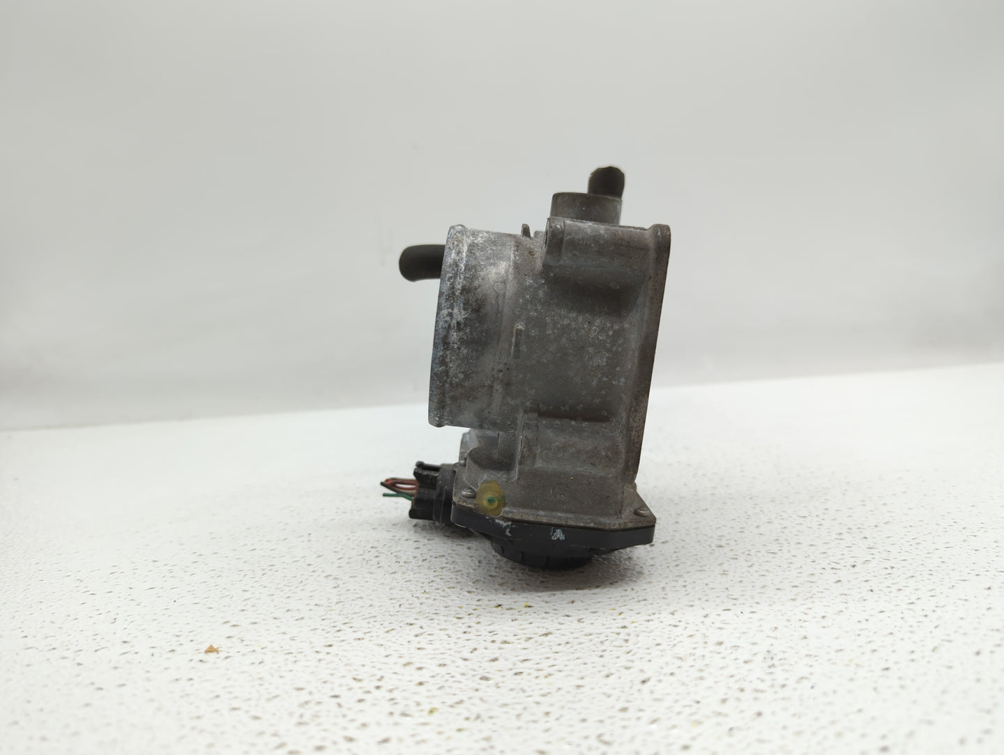 2013-2019 Nissan Sentra Throttle Body P/N:3RA60-01 C 3RA60-01 E, 3RA60-01 D Fits Fits 2013 2014 2015 2016 2017 2018 2019 OEM