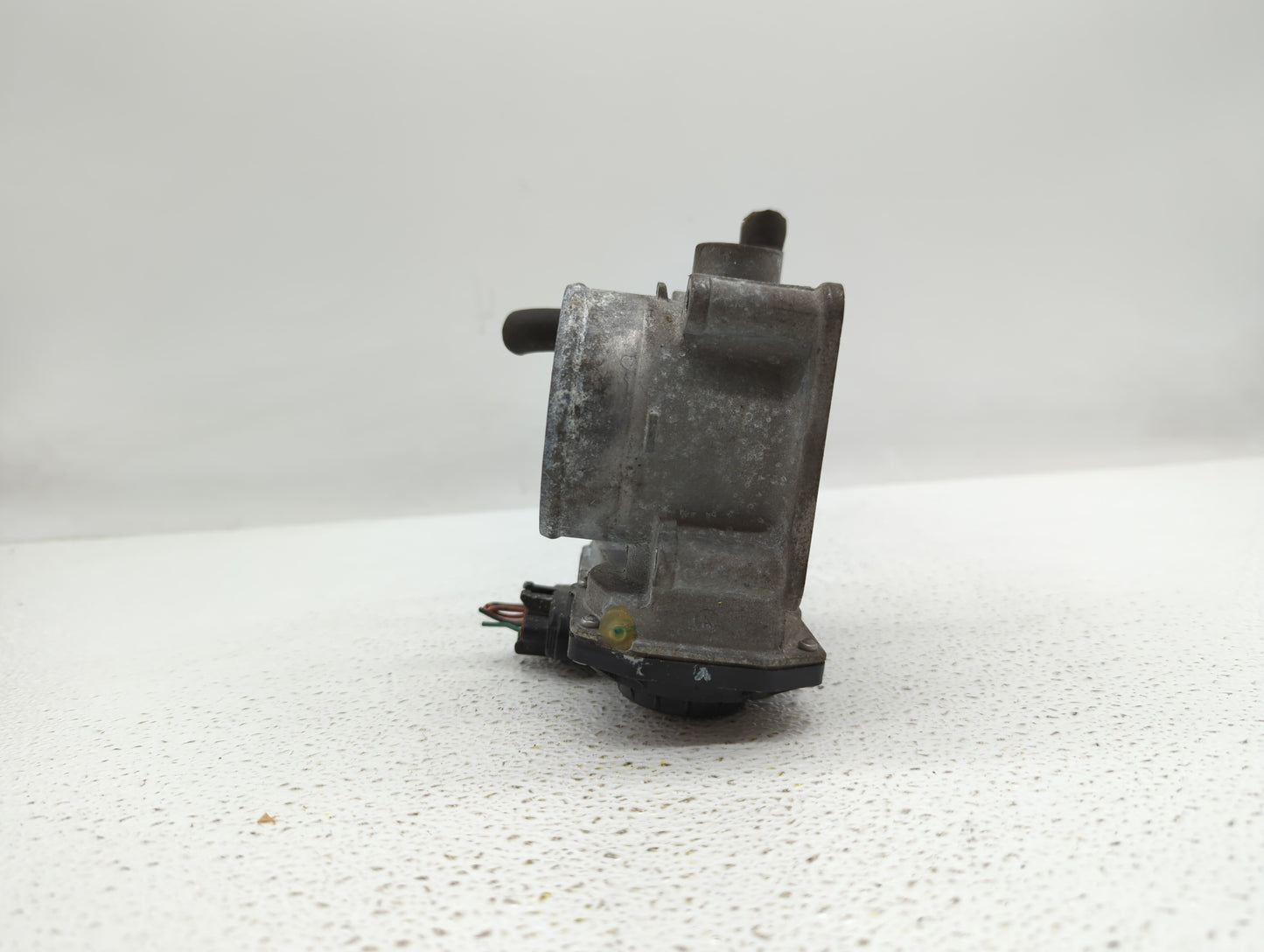 2013-2019 Nissan Sentra Throttle Body P/N:3RA60-01 C 3RA60-01 E, 3RA60-01 D Fits Fits 2013 2014 2015 2016 2017 2018 2019 OEM