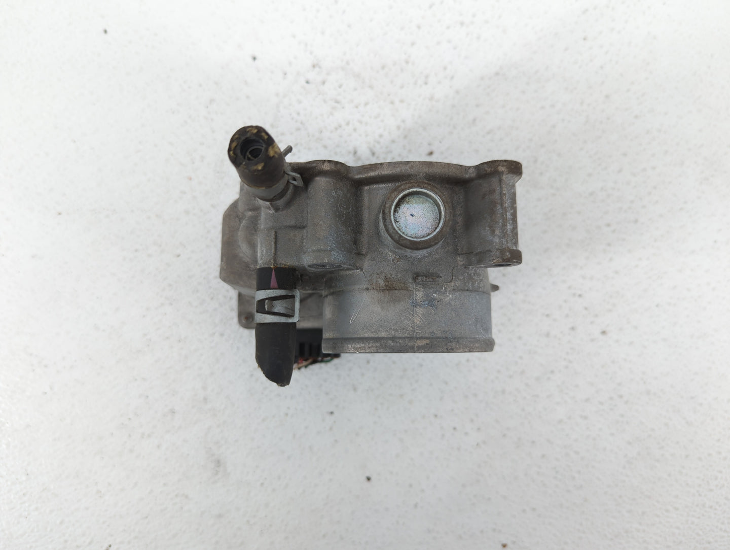 2013-2019 Nissan Sentra Throttle Body P/N:3RA60-01 C 3RA60-01 E, 3RA60-01 D Fits Fits 2013 2014 2015 2016 2017 2018 2019 OEM