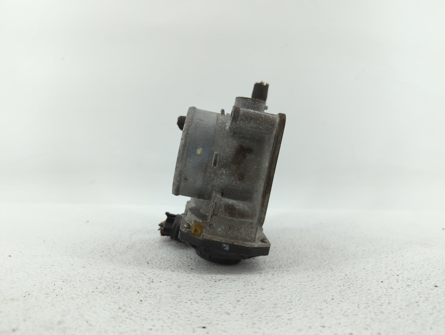 2013-2019 Nissan Sentra Throttle Body P/N:3RA60-01 C 3RA60-01 E, 3RA60-01 D Fits Fits 2013 2014 2015 2016 2017 2018 2019 OEM