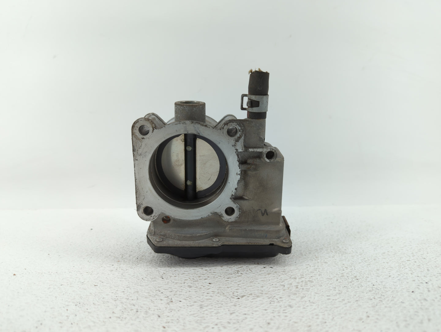 2013-2019 Nissan Sentra Throttle Body P/N:3RA60-01 C 3RA60-01 E, 3RA60-01 D Fits Fits 2013 2014 2015 2016 2017 2018 2019 OEM