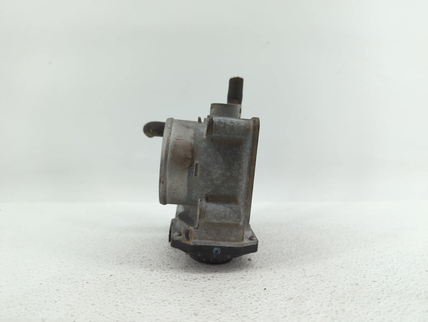 2013-2019 Nissan Sentra Throttle Body P/N:3RA60-01 C 3RA60-01 E, 3RA60-01 D Fits Fits 2013 2014 2015 2016 2017 2018 2019 OEM