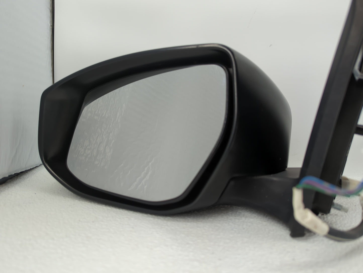 2013-2015 Nissan Sentra Driver Side View Mirror - Left Door Mirror OEM Used - Oemusedautoparts1.com