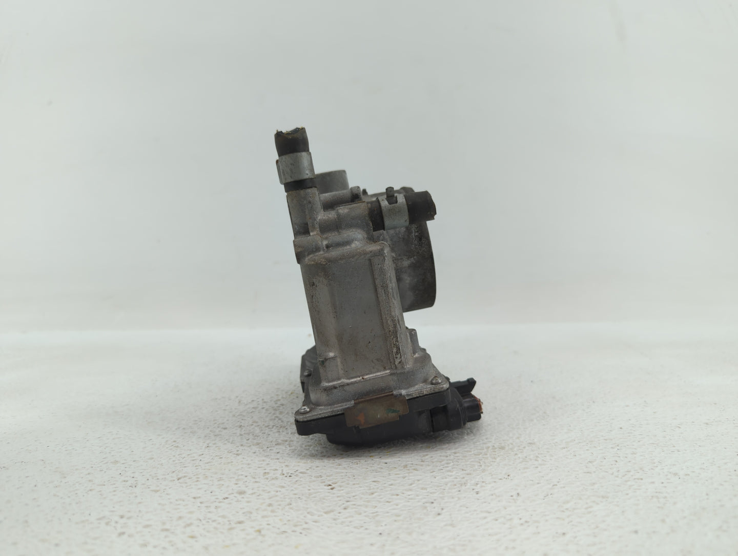 2013-2019 Nissan Sentra Throttle Body P/N:3RA60-01 C 3RA60-01 E, 3RA60-01 D Fits Fits 2013 2014 2015 2016 2017 2018 2019 OEM