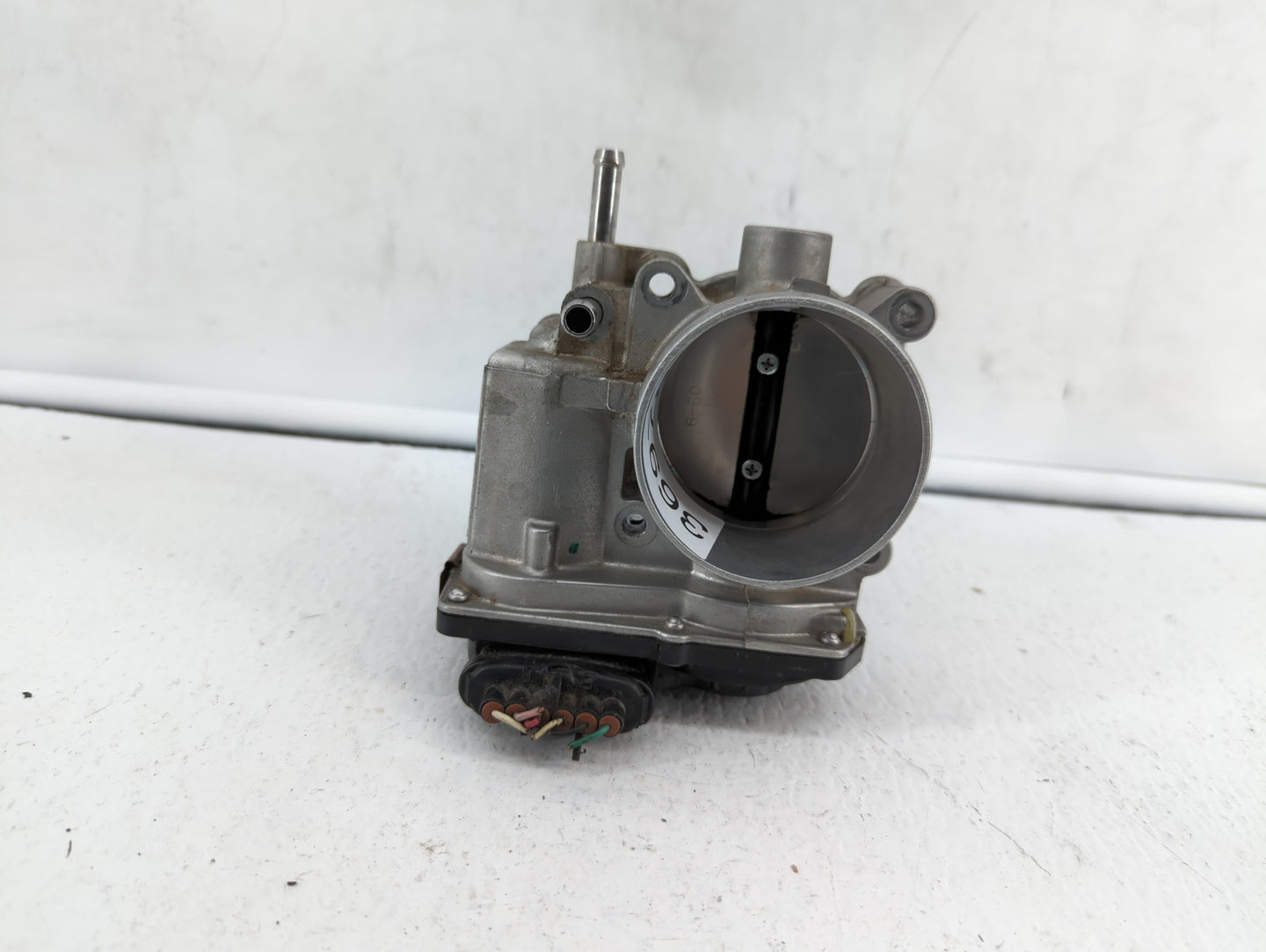 2013-2019 Nissan Sentra Throttle Body P/N:3RA60-01 C 3RA60-01 E, 3RA60-01 D Fits Fits 2013 2014 2015 2016 2017 2018 2019 OEM