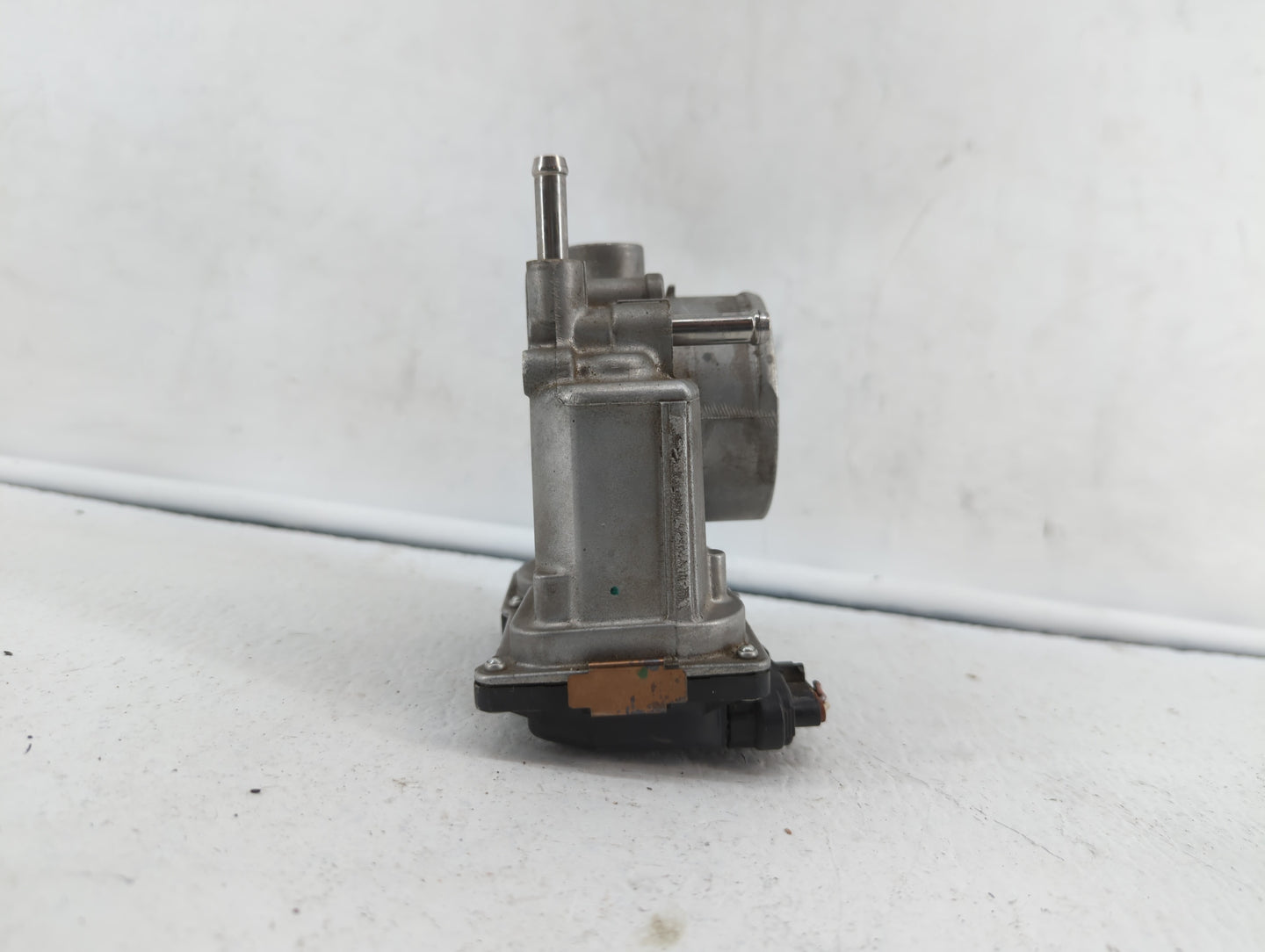 2013-2019 Nissan Sentra Throttle Body P/N:3RA60-01 C 3RA60-01 E, 3RA60-01 D Fits Fits 2013 2014 2015 2016 2017 2018 2019 OEM