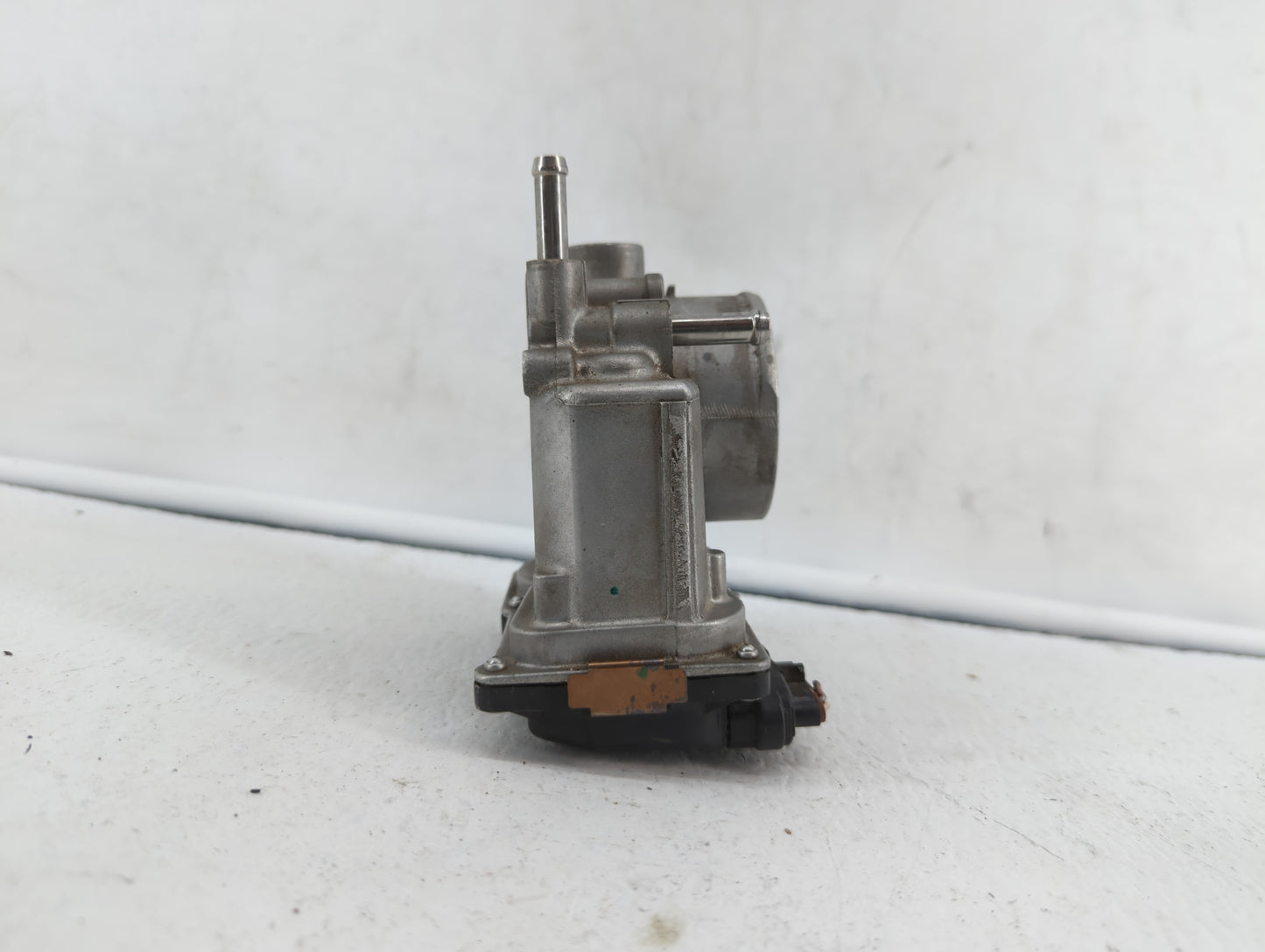2013-2019 Nissan Sentra Throttle Body P/N:3RA60-01 C 3RA60-01 E, 3RA60-01 D Fits Fits 2013 2014 2015 2016 2017 2018 2019 OEM