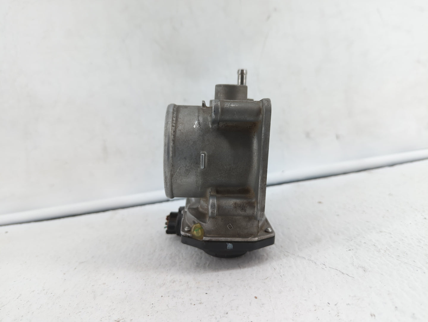 2013-2019 Nissan Sentra Throttle Body P/N:3RA60-01 C 3RA60-01 E, 3RA60-01 D Fits Fits 2013 2014 2015 2016 2017 2018 2019 OEM