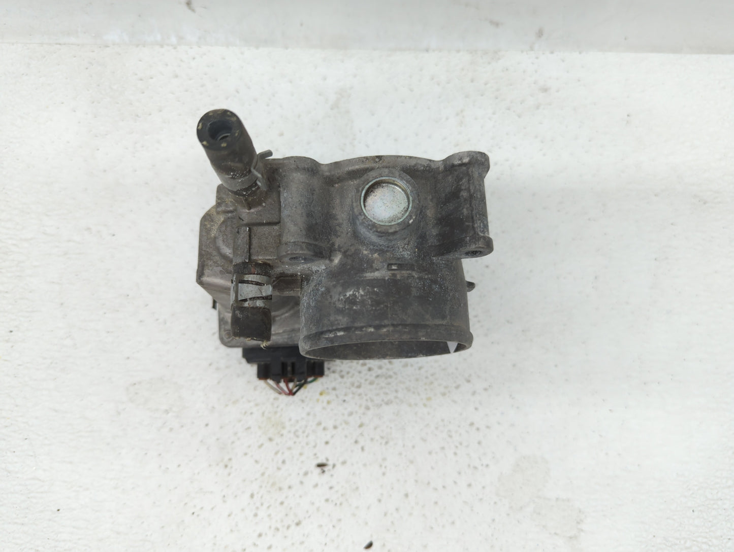 2013-2019 Nissan Sentra Throttle Body P/N:3RA60-01 C 3RA60-01 E, 3RA60-01 D Fits Fits 2013 2014 2015 2016 2017 2018 2019 OEM