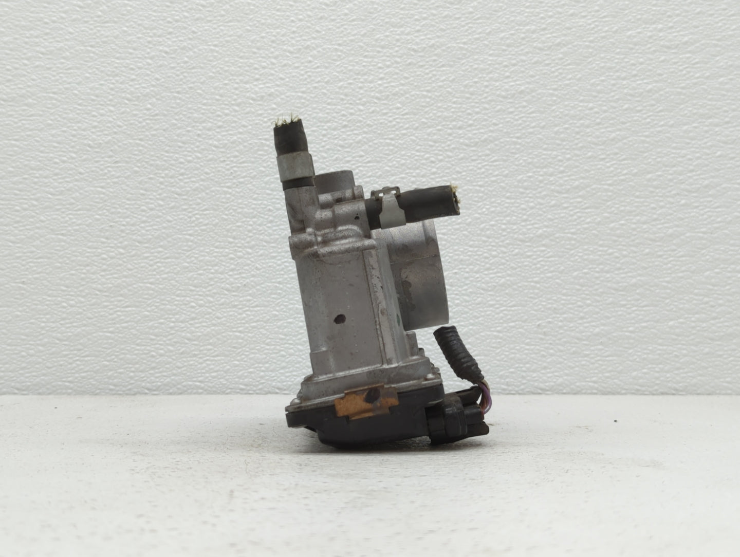 2013-2019 Nissan Sentra Throttle Body P/N:3RA60-01 C 3RA60-01 E, 3RA60-01 D Fits Fits 2013 2014 2015 2016 2017 2018 2019 OEM