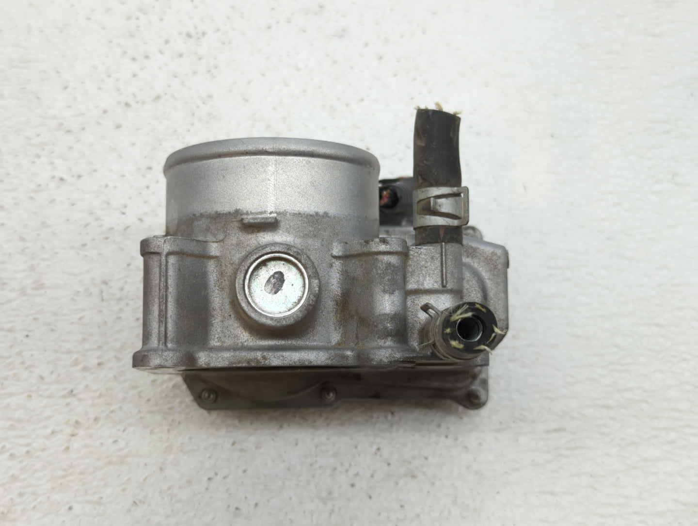 2013-2019 Nissan Sentra Throttle Body P/N:3RA60-01 C 3RA60-01 E, 3RA60-01 D Fits Fits 2013 2014 2015 2016 2017 2018 2019 OEM