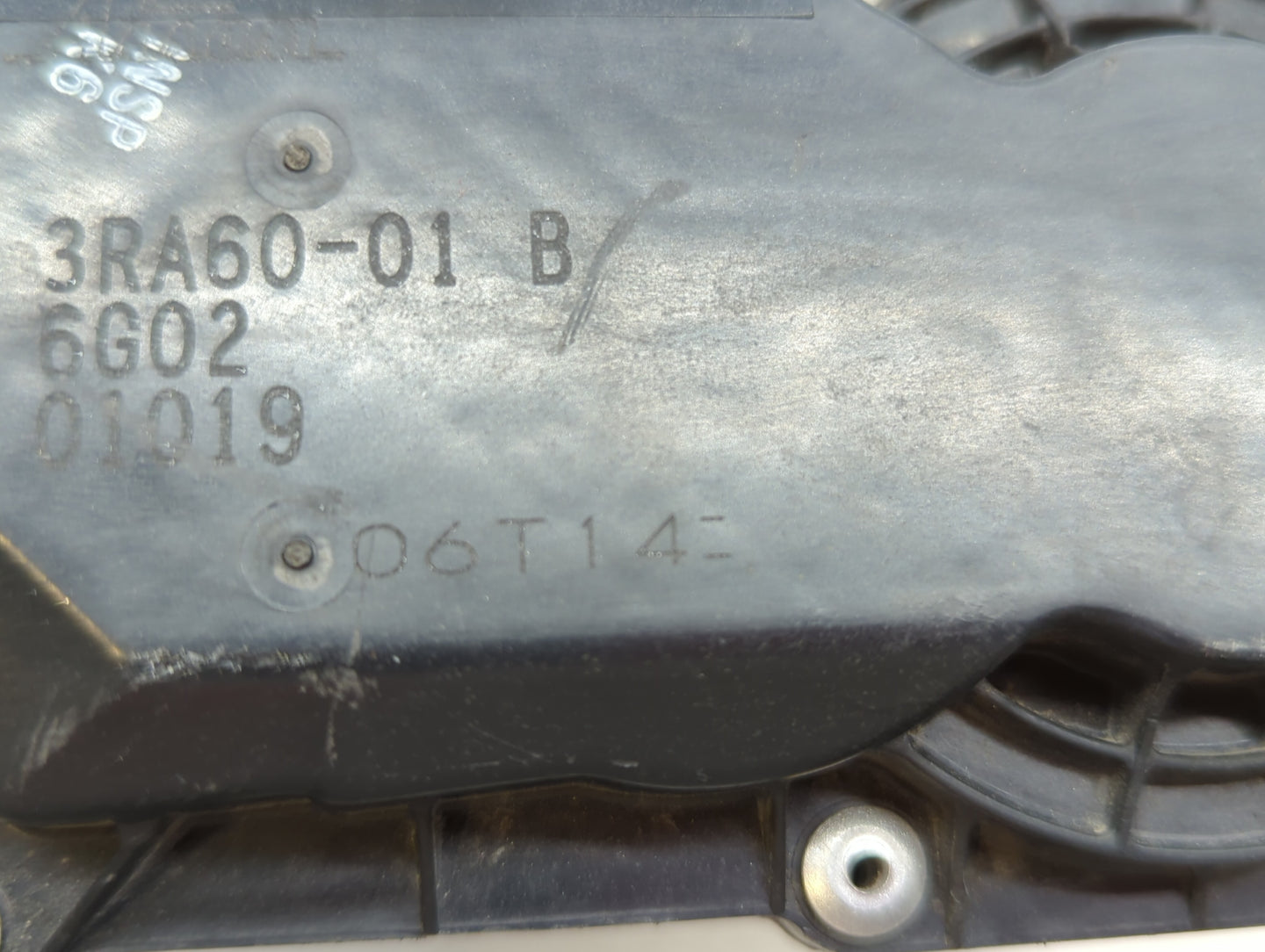 2013-2019 Nissan Sentra Throttle Body P/N:3RA60-01 C 3RA60-01 E, 3RA60-01 D Fits Fits 2013 2014 2015 2016 2017 2018 2019 OEM