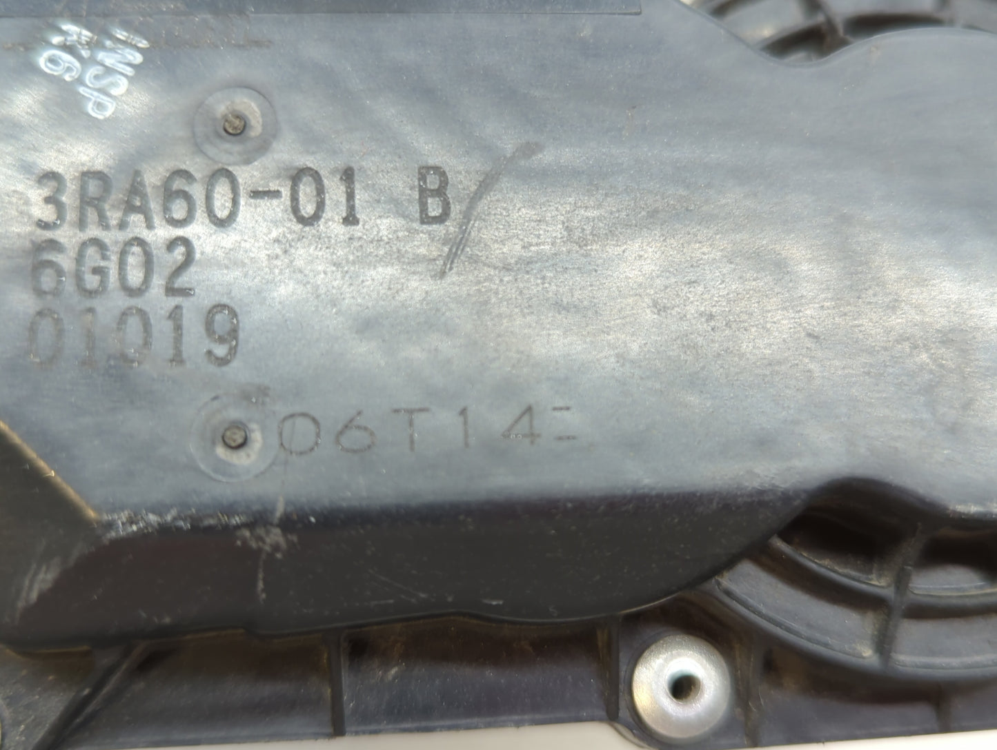 2013-2019 Nissan Sentra Throttle Body P/N:3RA60-01 C 3RA60-01 E, 3RA60-01 D Fits Fits 2013 2014 2015 2016 2017 2018 2019 OEM