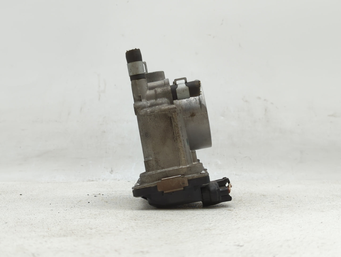 2013-2019 Nissan Sentra Throttle Body P/N:3RA60-01 C 3RA60-01 E, 3RA60-01 D Fits Fits 2013 2014 2015 2016 2017 2018 2019 OEM