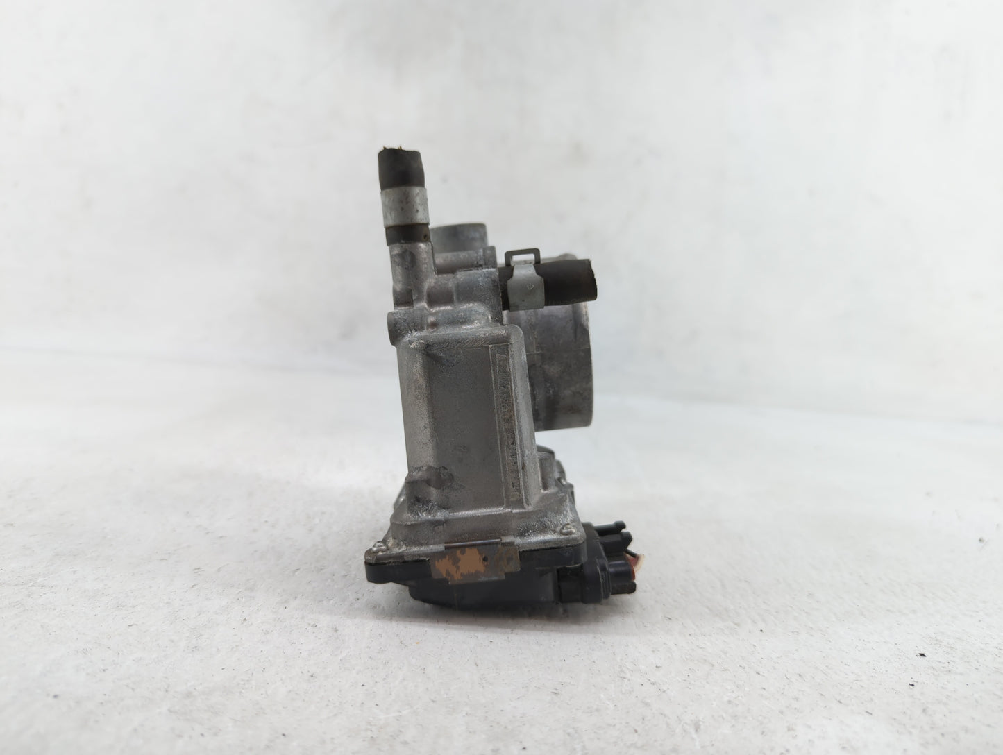 2013-2019 Nissan Sentra Throttle Body P/N:3RA60-01 C 3RA60-01 E, 3RA60-01 D Fits Fits 2013 2014 2015 2016 2017 2018 2019 OEM