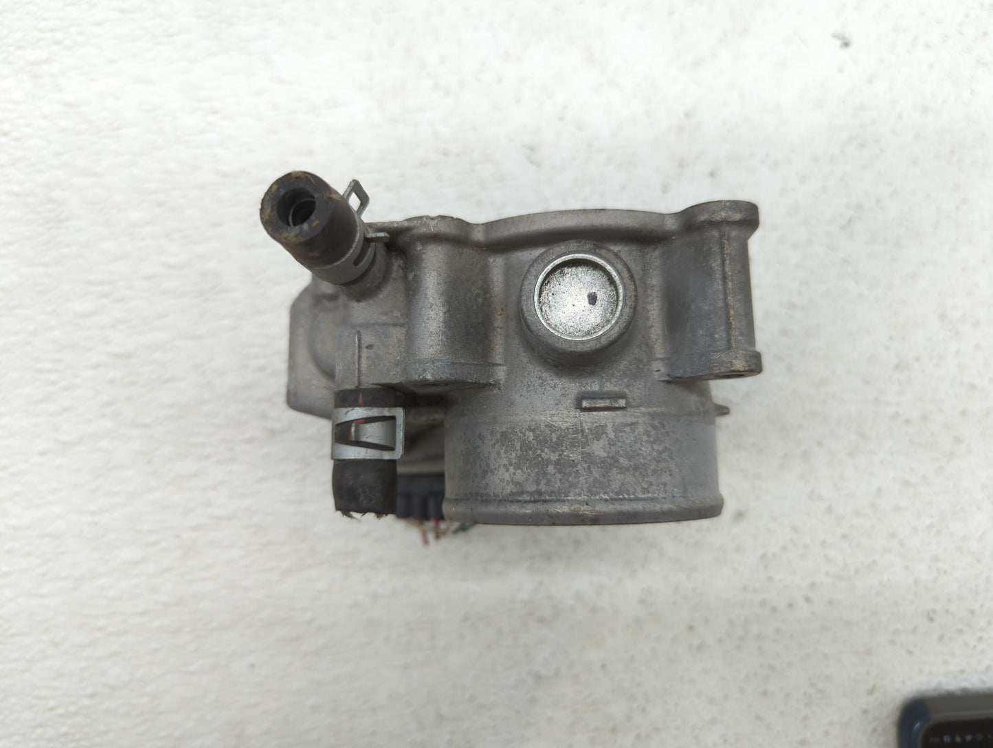 2013-2019 Nissan Sentra Throttle Body P/N:3RA60-01 C 3RA60-01 E, 3RA60-01 D Fits Fits 2013 2014 2015 2016 2017 2018 2019 OEM