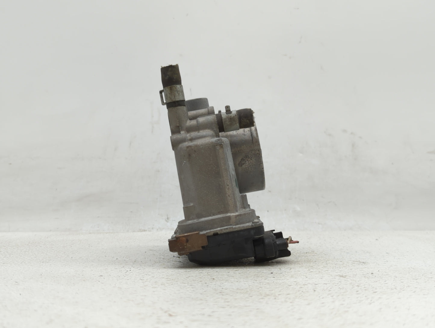 2013-2019 Nissan Sentra Throttle Body P/N:3RA60-01 C 3RA60-01 E, 3RA60-01 D Fits Fits 2013 2014 2015 2016 2017 2018 2019 OEM
