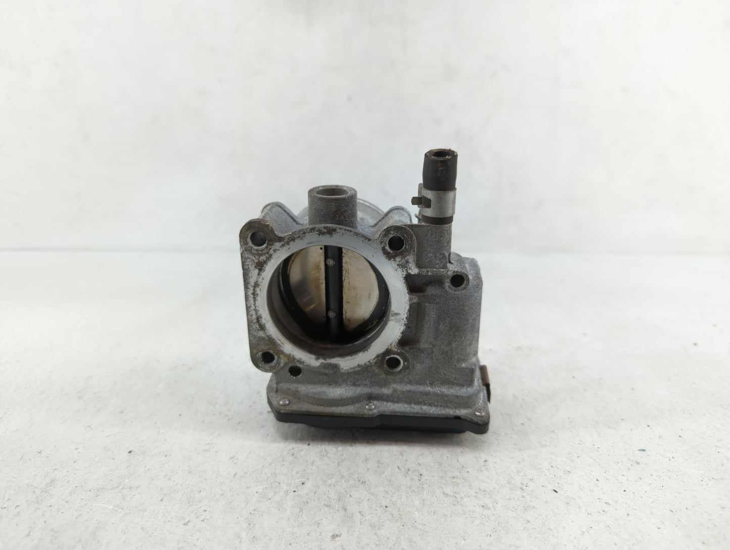 2013-2019 Nissan Sentra Throttle Body P/N:3RA60-01 C 3RA60-01 E, 3RA60-01 D Fits Fits 2013 2014 2015 2016 2017 2018 2019 OEM