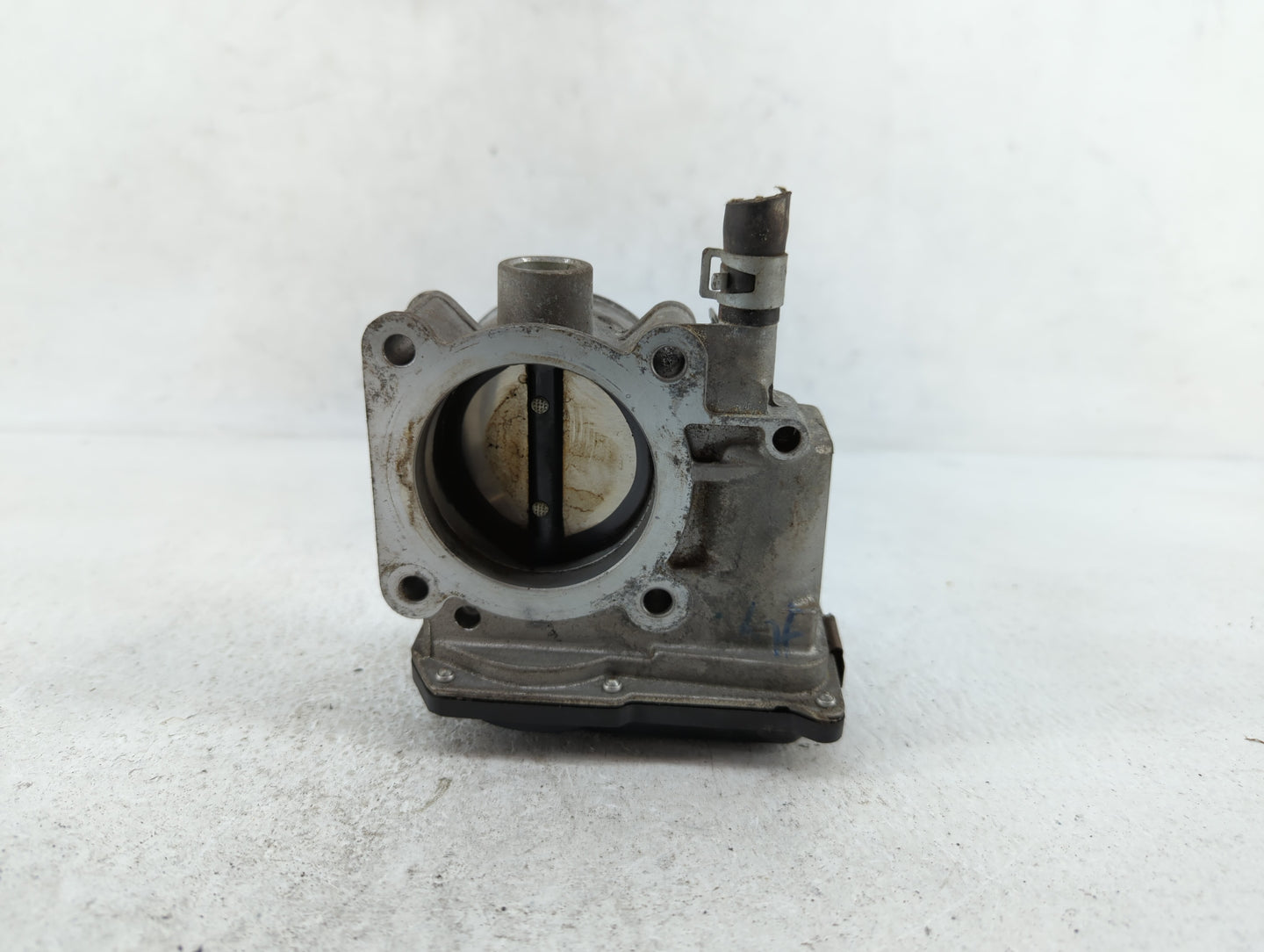 2013-2019 Nissan Sentra Throttle Body P/N:3RA60-01 C 3RA60-01 E, 3RA60-01 D Fits Fits 2013 2014 2015 2016 2017 2018 2019 OEM