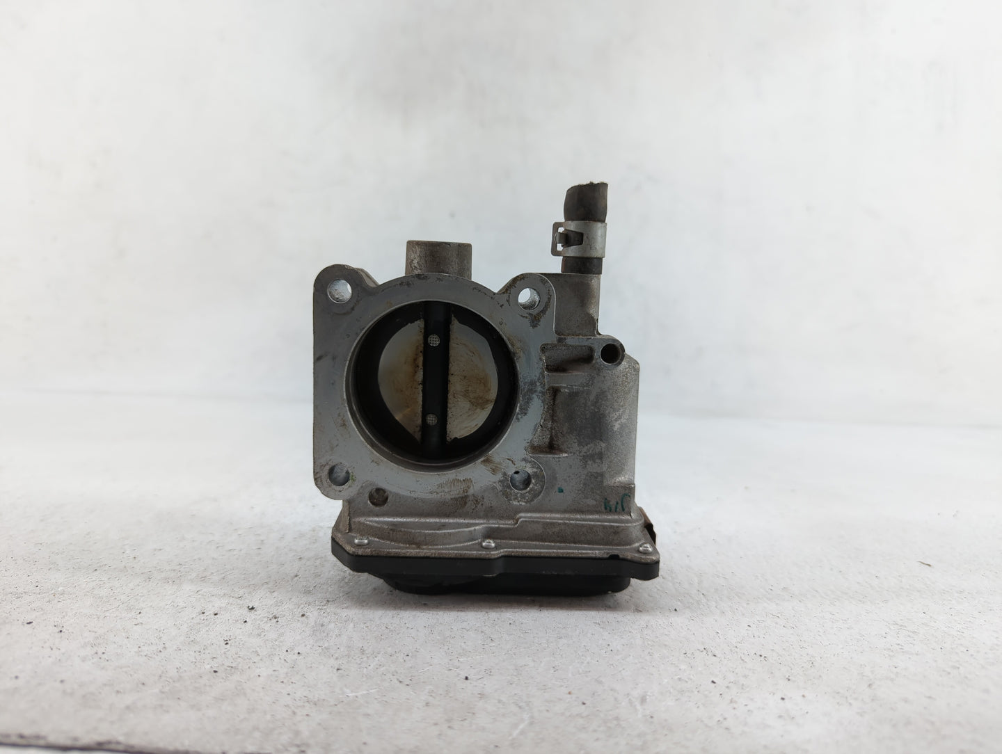 2013-2019 Nissan Sentra Throttle Body P/N:3RA60-01 C 3RA60-01 E, 3RA60-01 D Fits Fits 2013 2014 2015 2016 2017 2018 2019 OEM