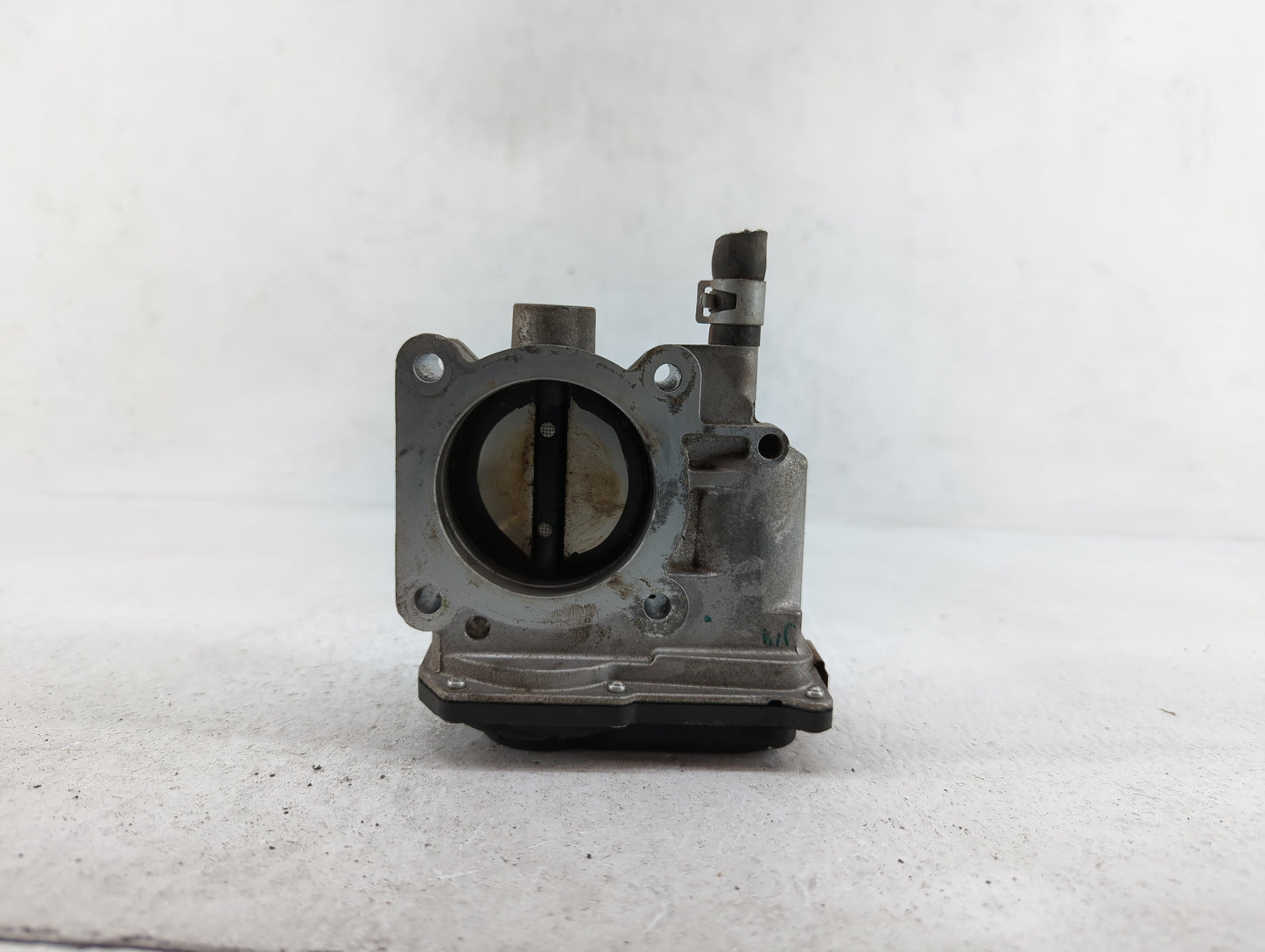 2013-2019 Nissan Sentra Throttle Body P/N:3RA60-01 C 3RA60-01 E, 3RA60-01 D Fits Fits 2013 2014 2015 2016 2017 2018 2019 OEM