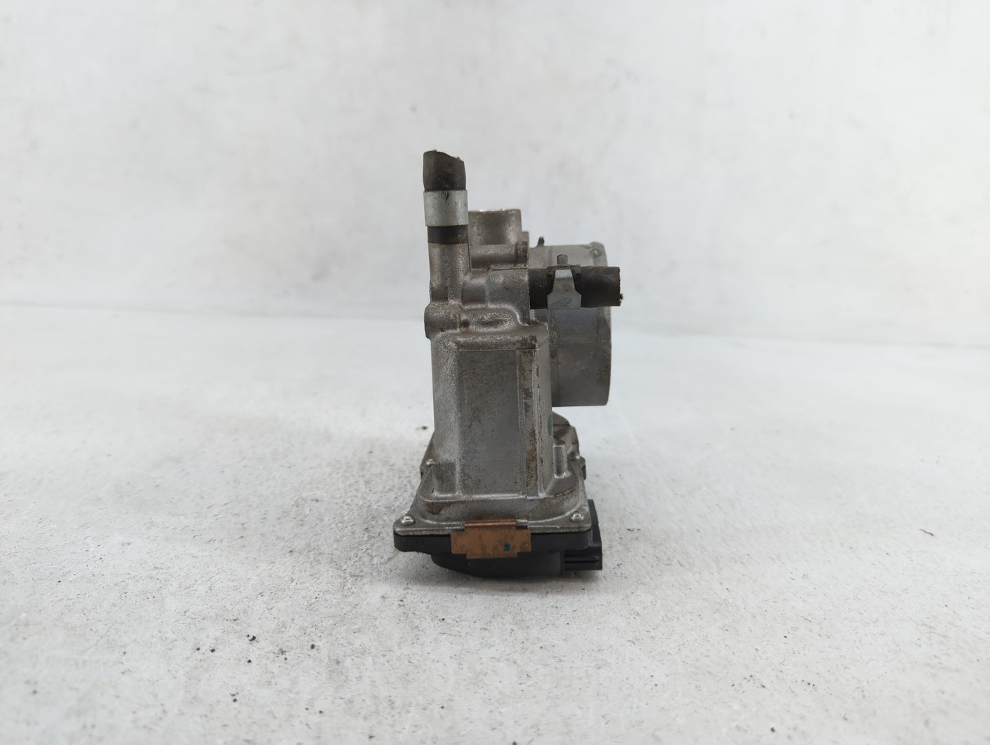 2013-2019 Nissan Sentra Throttle Body P/N:3RA60-01 C 3RA60-01 E, 3RA60-01 D Fits Fits 2013 2014 2015 2016 2017 2018 2019 OEM