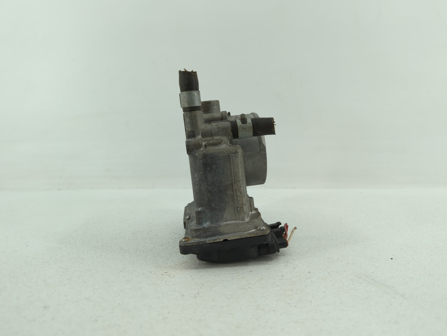 2013-2019 Nissan Sentra Throttle Body P/N:3RA60-01 C 3RA60-01 E, 3RA60-01 D Fits Fits 2013 2014 2015 2016 2017 2018 2019 OEM