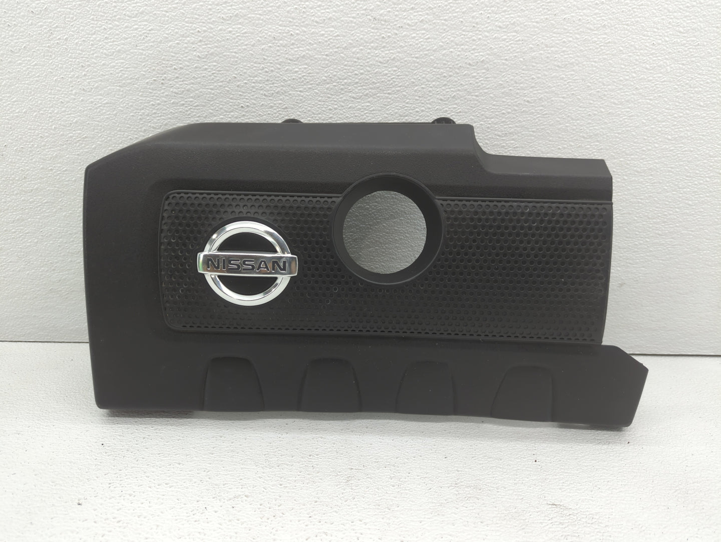 2015 Nissan Sentra Engine Cover - Oemusedautoparts1.com