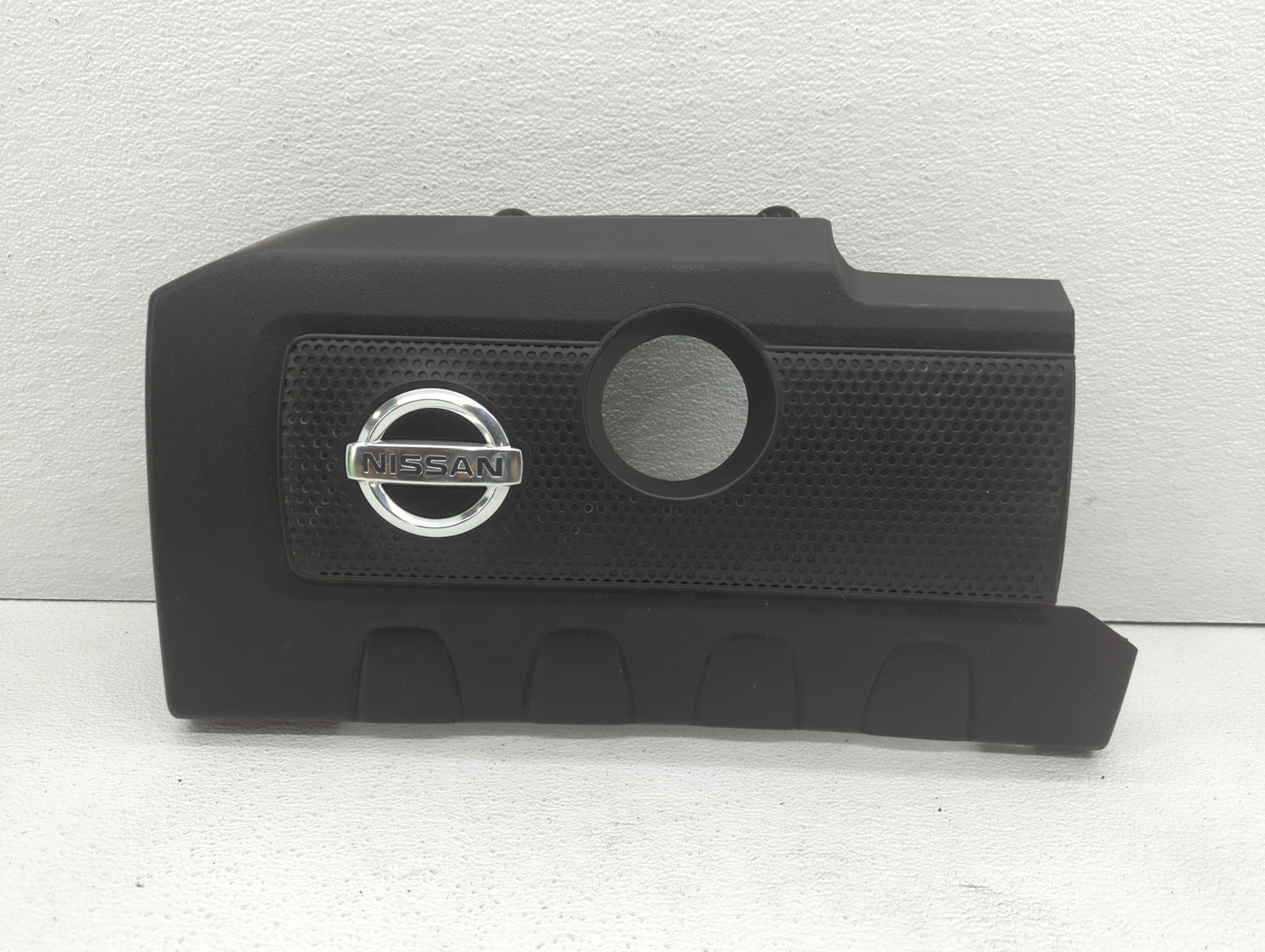 2015 Nissan Sentra Engine Cover - Oemusedautoparts1.com